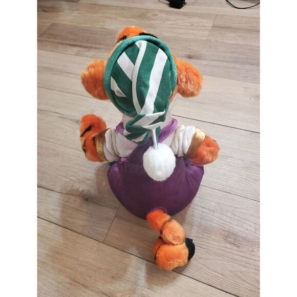 Disney Store Exclusive Tigger Elf Plush - Picture 3 of 4